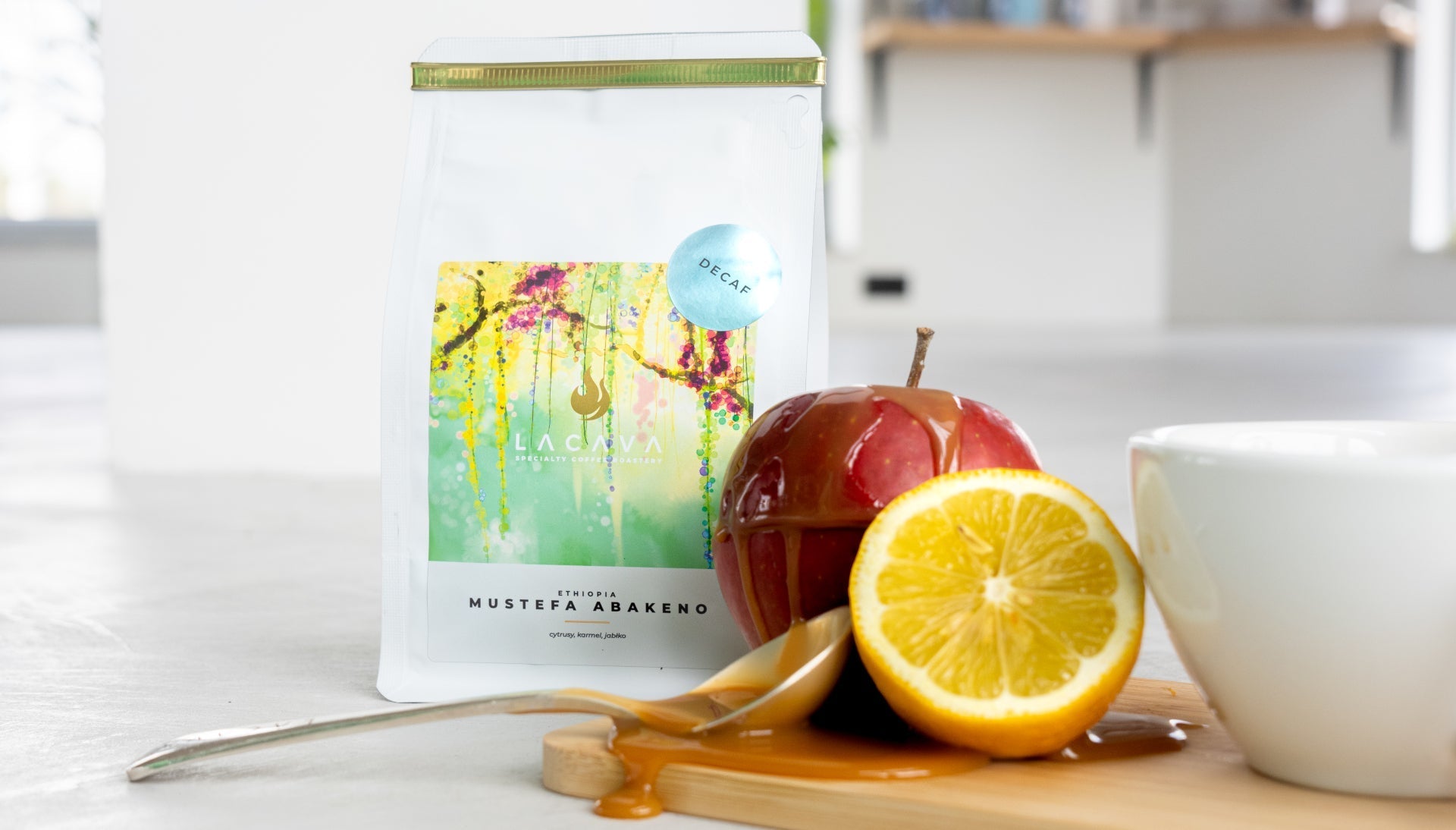 Jak powstaje kawa bezkofeinowa - sposoby jej uzyskiwania