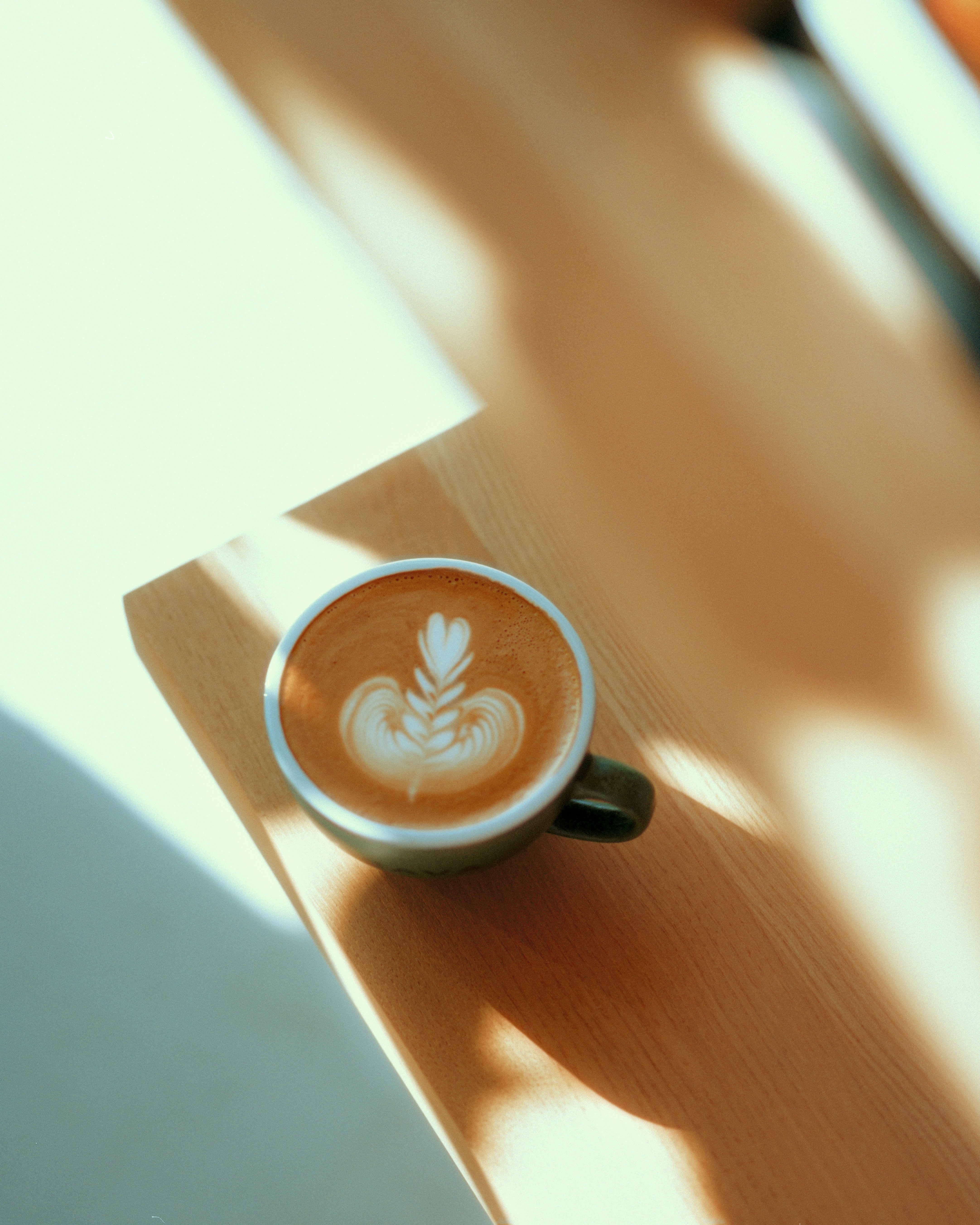 Nietypowe sposoby picia kawy na świecie – podróż przez smaki i tradycje