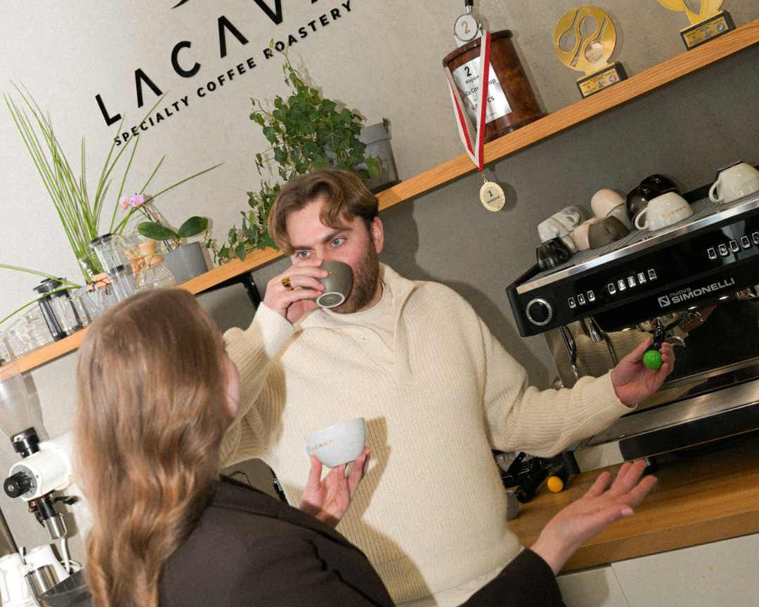 O czym zapominają osoby w biurze podczas wyboru kawy?